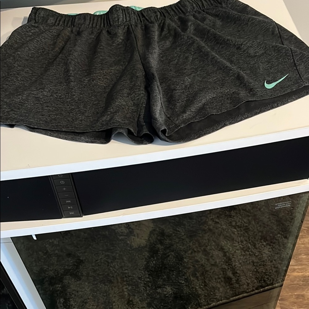 Nike Charcoal Gray Athletic Shorts for Training Size XL Draw string waist. - Picture 3 of 9